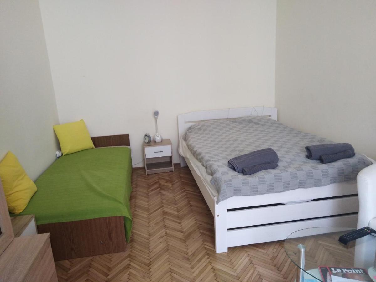 Adrienn Apartment Budapeste Exterior foto