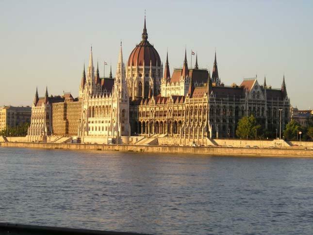 Adrienn Apartment Budapeste Exterior foto